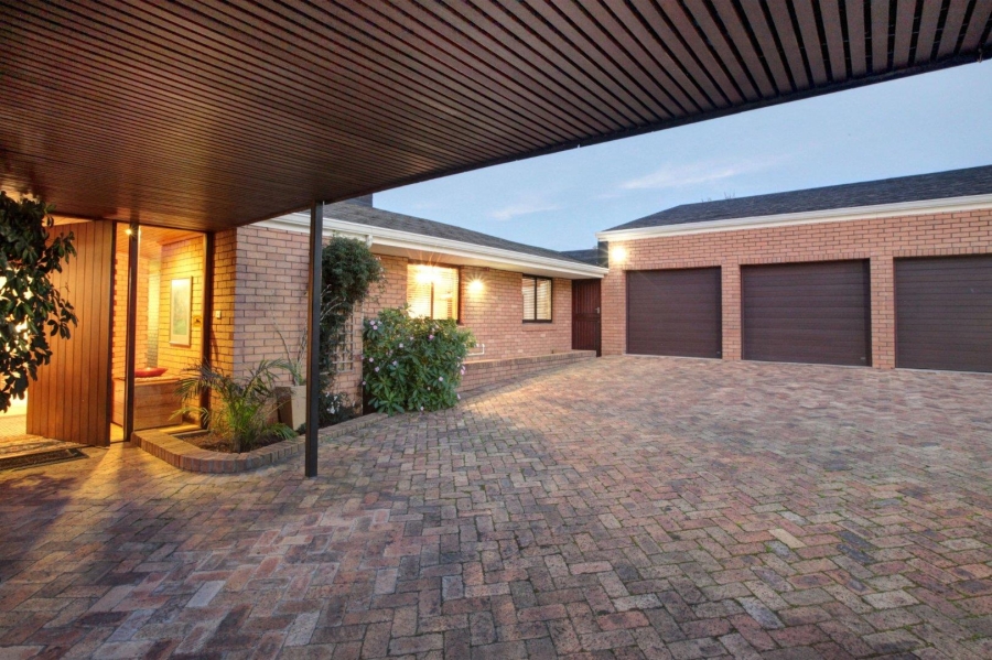 To Let 5 Bedroom Property for Rent in Welgemoed Western Cape